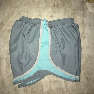 Nike women’s dry tempo shorts